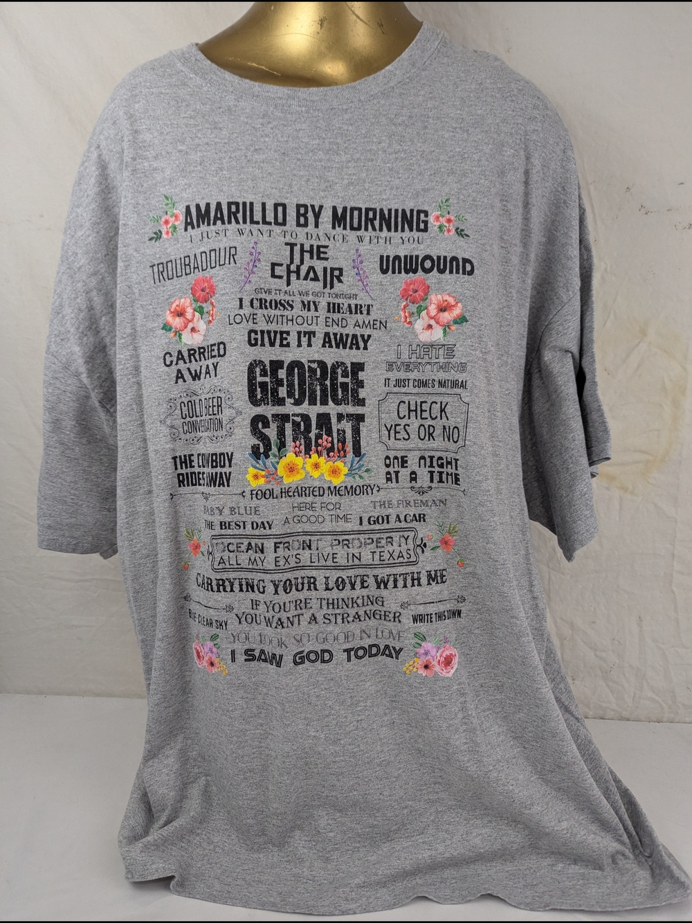 George Strait NWOT Women's Grey Tee With Song Names Amid Floral Graphics 3XL
